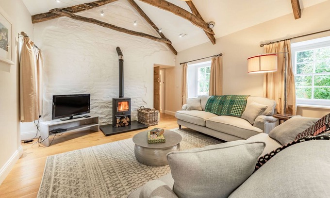 Ciliau-Aeron Cottage | 2 bedroom accommodation in Cilau Aeron, near Aberaeron