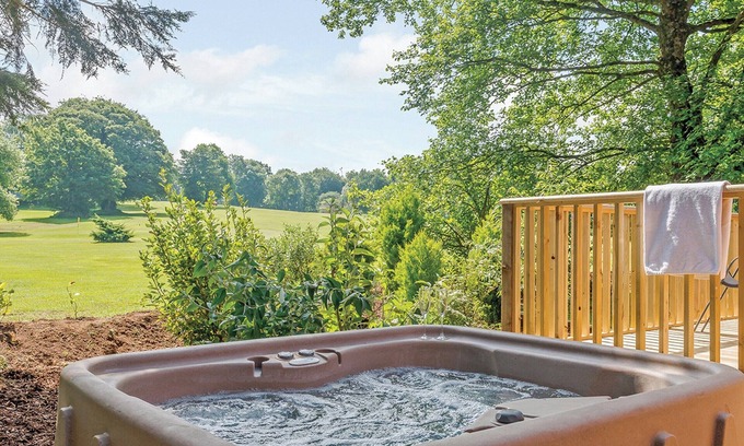 Narberth Ski Chalet | 2 bedroom accommodation in Narberth, Nr Tenby