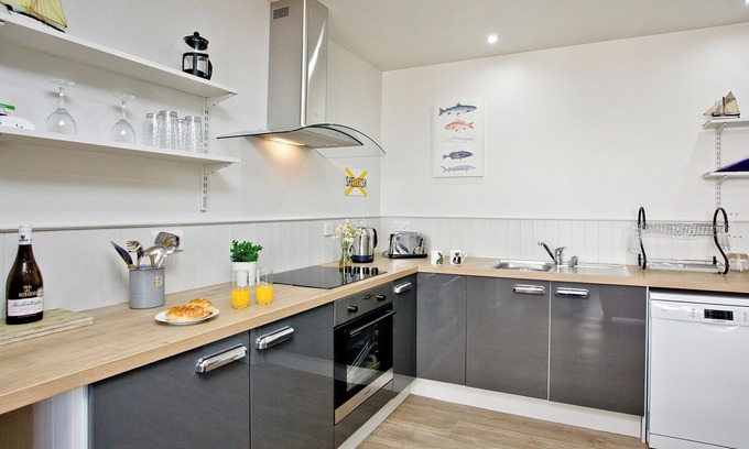 Turnchapel Apartment | 2 bedroom accommodation in Turnchapel, near Plymouth