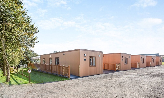 Tavernspite Cabin | 2 bedroom accommodation in Whitland