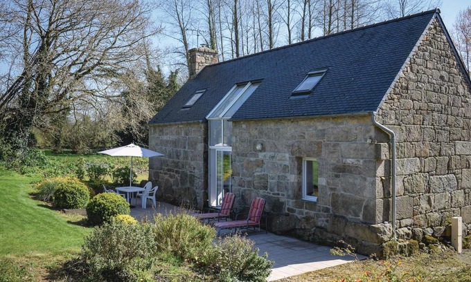 Ploubezre House | 2 bedroom accommodation in Lannion