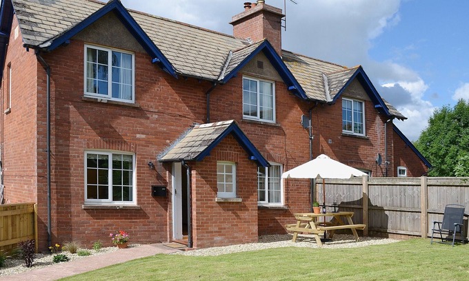 Woodbury Cottage | 2 bedroom accommodation in Woodbury Salterton, near Exeter