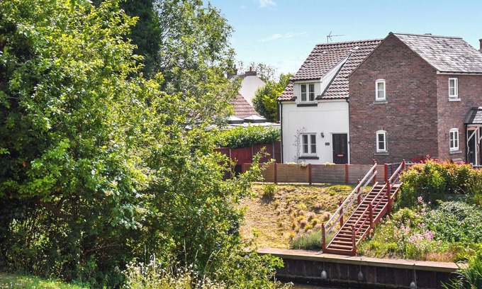 March Cottage | 2 bedroom accommodation in March, near Wisbech