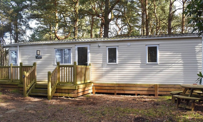 Weybourne Cottage | 2 bedroom accommodation in Kelling Heath, near Holt