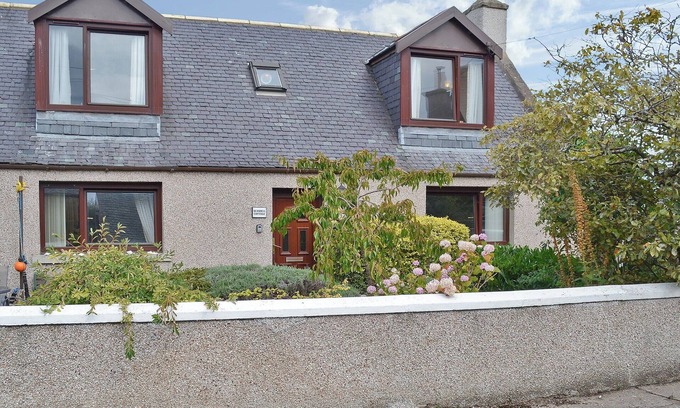 Nairn Cottage | 2 bedroom accommodation in Fishertown, Nairn