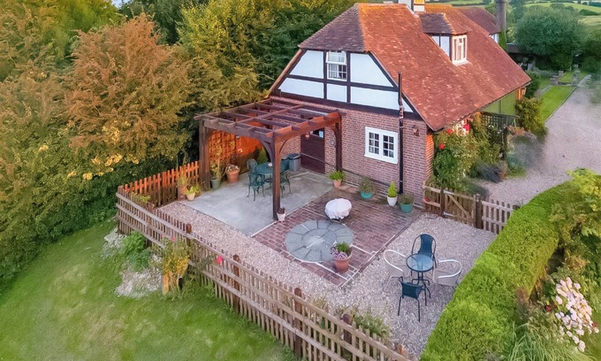 Iden Cottage | 2 bedroom accommodation in Iden, near Rye