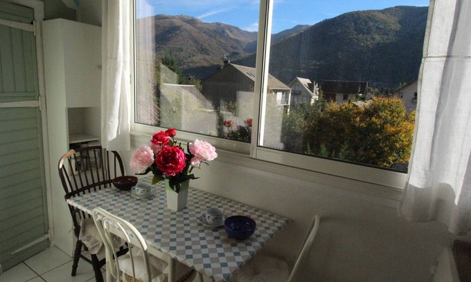 Bagneres-de-Luchon Apartment | 2-bedroom apartment 50m² for 4 pers. with Wifi and pet-friendly in Luchon