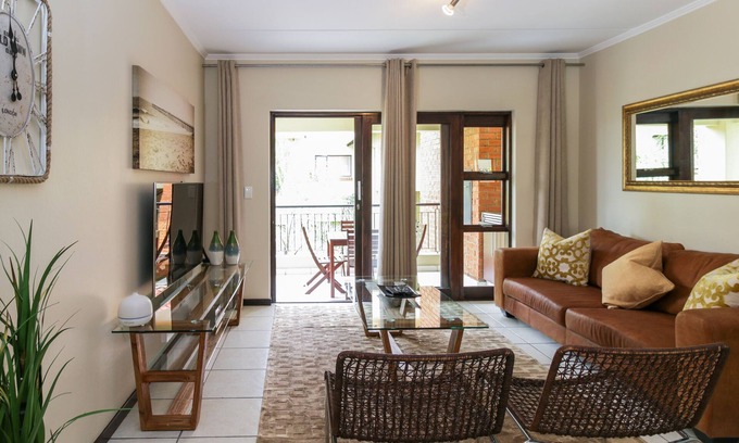 Greater Johannesburg Metropolitan Area Apartment | 2 Bedroom Apartment in Sunninghill