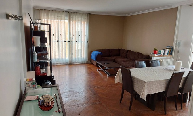 Quartier de l'Ecole-Militaire Apartment | 2 bedroom apartment, a kitchen and big living room in Paris 15 Cambronne metro