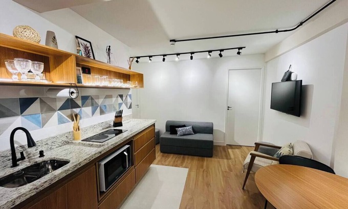 Santa Ifigenia Apartment | 2-bedroom apartment with air conditioning in São Paulo's commercial center