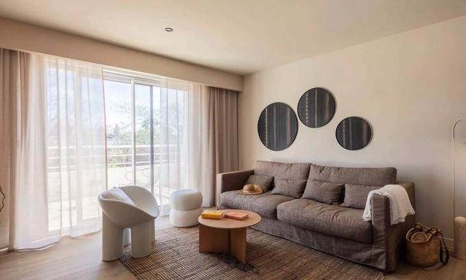Baillargues Apartment | 2 Bedroom Apartment 4 People Garden View