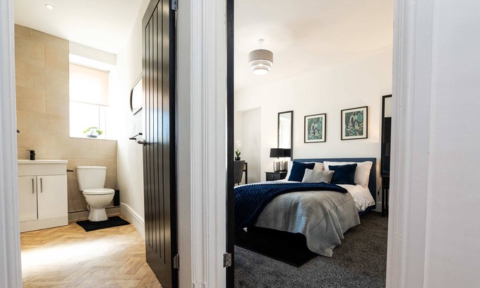Hawick Apartment | 2 Bedroom Apartment-free Parking