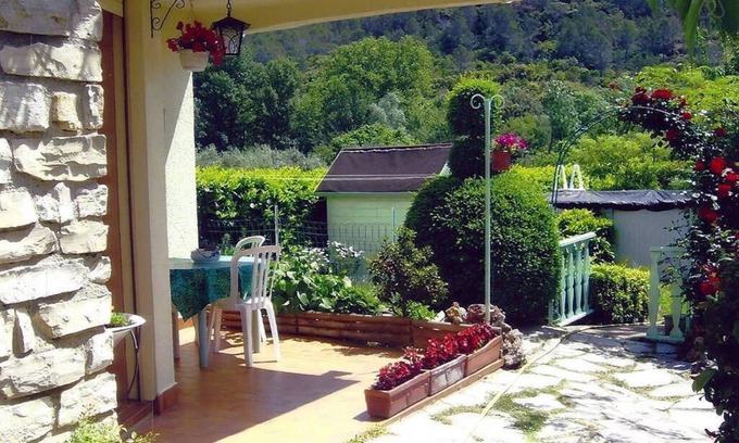Pierrerue Apartment | 2 Bedroom Apartment in Pierrerue