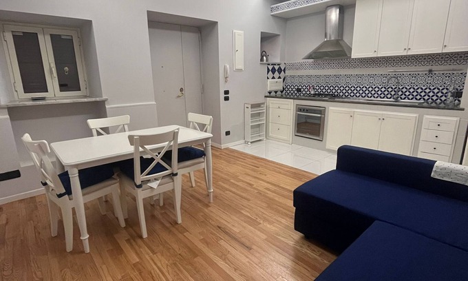 Naples Apartment | 2 bedroom apartment in naples