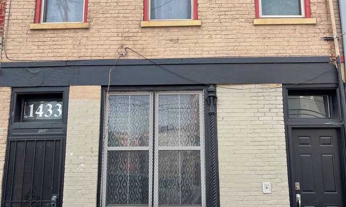 Cincinnati Apartment | 2-bedroom apartment in superb OTR with AC, WiFi and a spacious open layout.