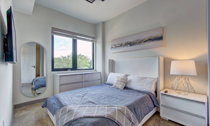 Fort Lauderdale Apartment | 2-bedroom apartment with balcony