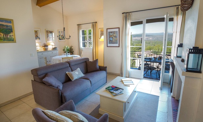 La Motte Apartment | 2-BEDROOM APARTMENT WITH TERRACE (N°555)