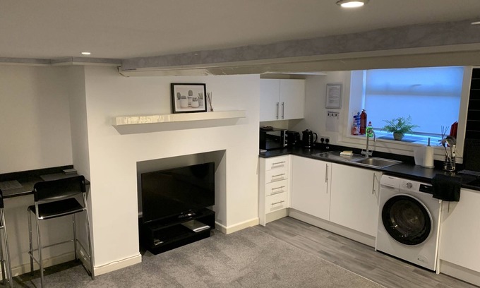 Shipley Apartment | 2-bedroom basement apartment ideal for contractors