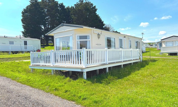 Bembridge House | 2 Bedroom Caravan SHS3, Sandhills, Bembridge