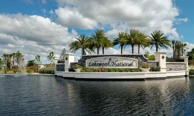 Lakewood Ranch Condo | 2 Bedroom Condo 20888 by Houzlet