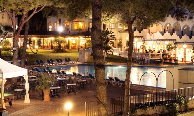 Urbanizacion Hacienda las Chapas House | 2 Bedroom Corner Townhouse for 6 guests. Walking Distance to EVERYTHING. NO CAR