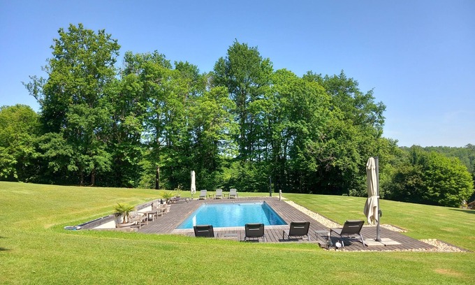 Quinsac Cottage | 2 Bedroom Cottage in Quinsac