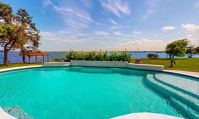 Barrett House | 2-bedroom cozy guest home with patio and shared pool and views