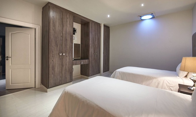 Greater Johannesburg Metropolitan Area Apartment | 2 Bedroom En-suite Luxury Apartment with two king beds in Sandton CBD