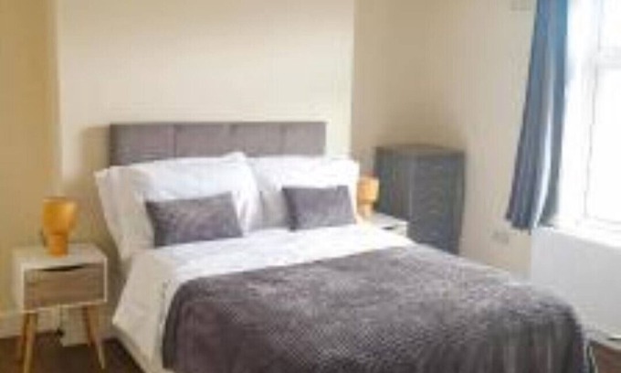 Gravesend Apartment | 2 Bedroom Flat 2 Min Walk to Station & Town Centre