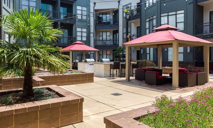 First Ward Apartment | 2 Bedroom Hip Apartment, Free Parking & Wifi