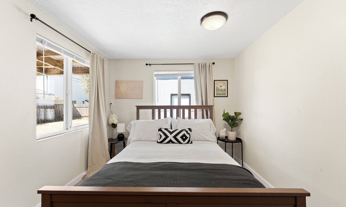 Hazelwood House | 2-bedroom house with AC in Portland, Off Street Parking!