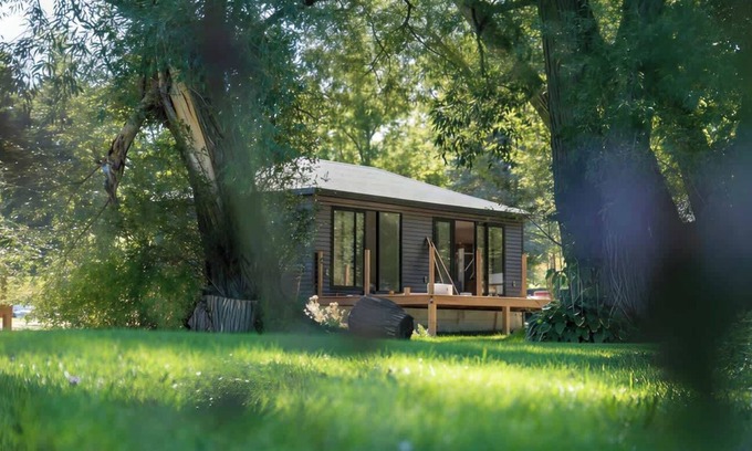 Harwood Cabin | 2-bedroom Lake Front Cottage in Harwood, ON #2