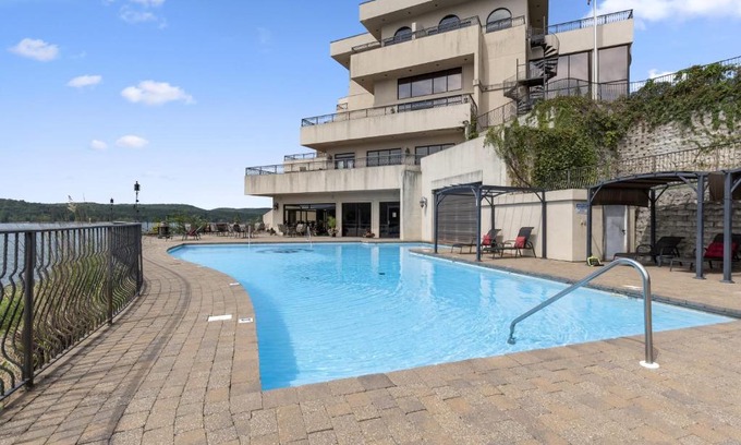 Ridgedale House | 2 Bedroom Lake View Villa - Unit 501