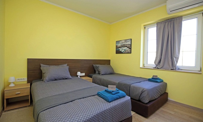 Donje Polje Villa | 2-bedroom luxury villa surrounded by mountain views just minutes from the beach