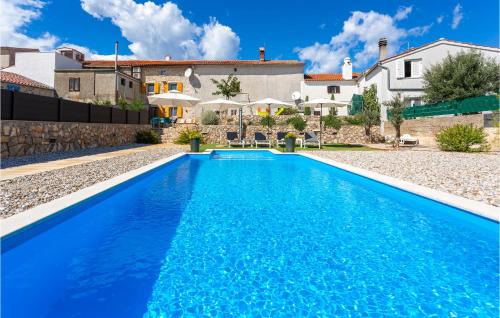 Brzac House | 2 Bedroom Pet Friendly Home In Brzac