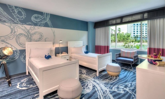 Florida Center Hotel | 2-Bedroom Suite at a 4⭐️ Hotel