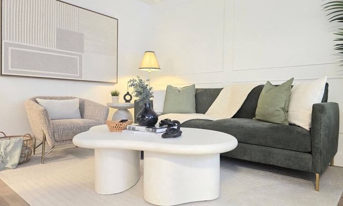 North Central Edmonton Apartment | 2 Bedroom Suite Downtown w/Parking