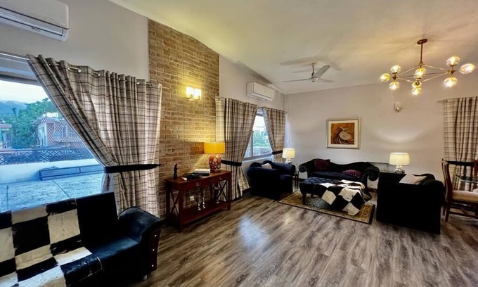 F-8 Sector Apartment | 2 bedroom upper story apartment