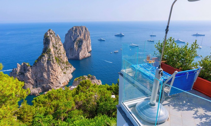 Capri Villa | 2 Bedroom Villa in Campania