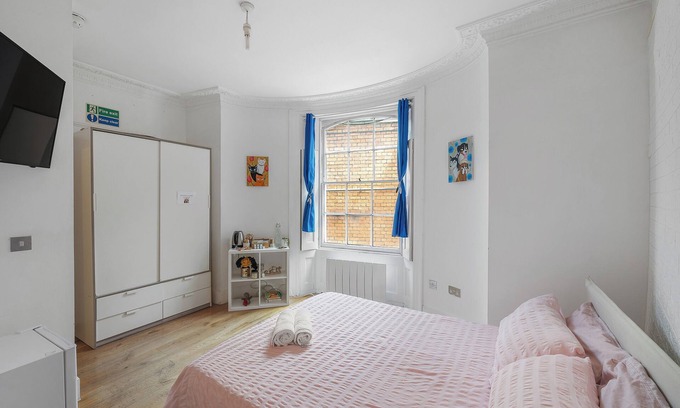 Camberwell Apartment | 2 Bedroom W/ensuites-sleeps 6, 20min to Citycentre