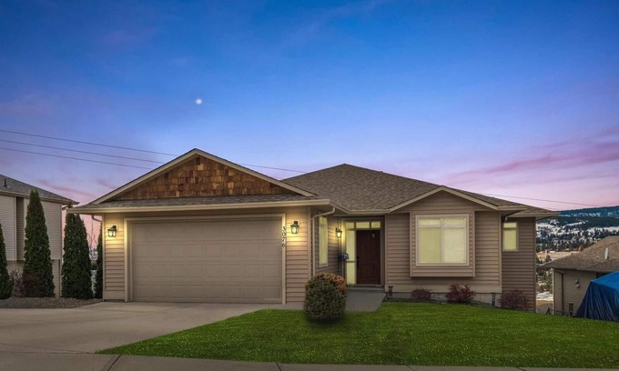 Central Okanagan House | 2-Bedroom Walk-Out Ground Floor Suite with Private Entry, Lake & Mountain Views