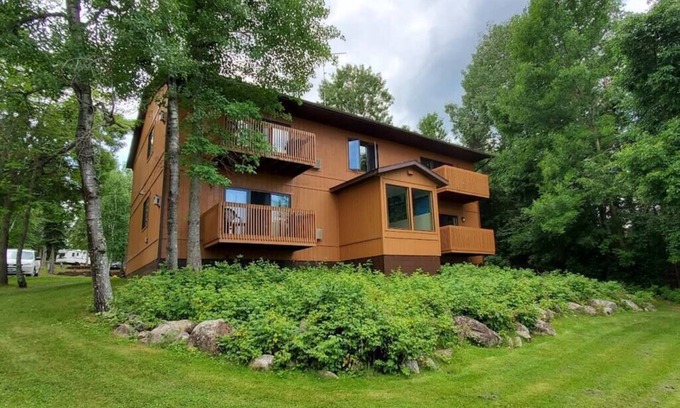 Ray Villa | 2 Bedroom Wolf Villa in Voyageurs National Park