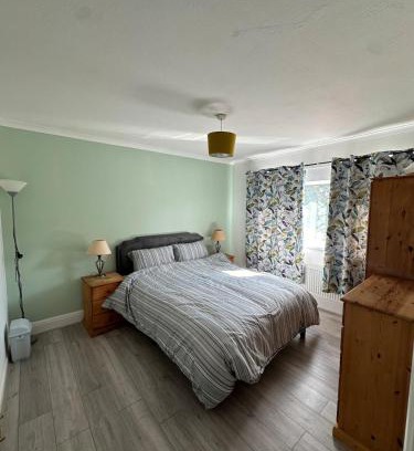 Didcot Apartment | 2 bedrooms self contain flat with nice garden