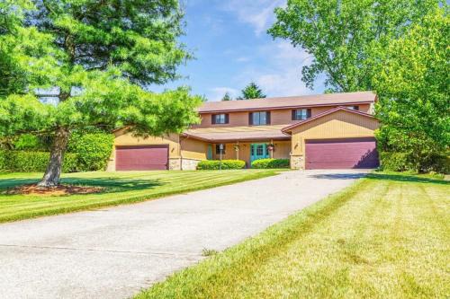 Rockford House | 2 Bella Vista Cottages near Cannonsburg w Parking