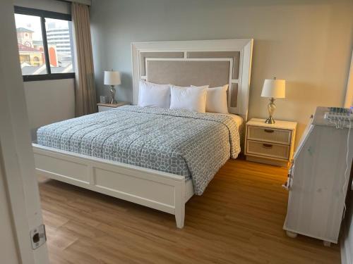 Myrtle Beach Apartment | 2 Blocks to Beach, 2BIG BR for 7 on HT 7th Floor