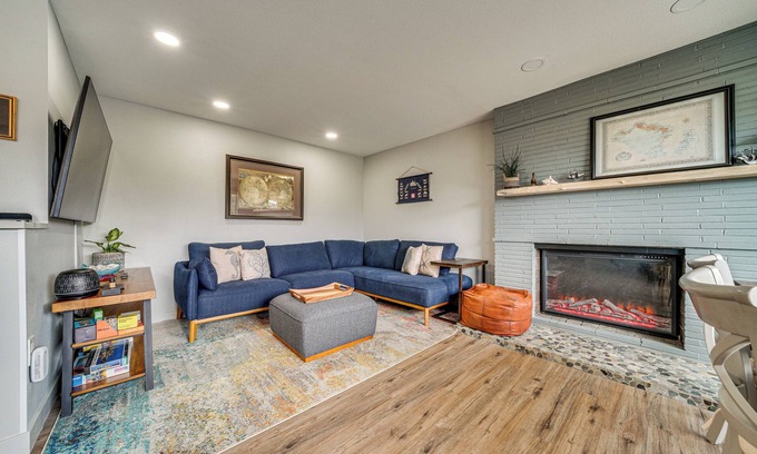 Alki House | 2 Blocks to Beach Park: Cozy Seattle Townhome