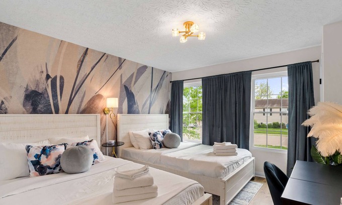 Williamstown Apartment | 2 BR 1.5 Bath Retreat/Sleeps 7/3 Miles to Ark!