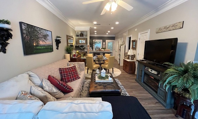 Athens Condo | 2 BR/2.5 BA Condo in the Highlands at Woodlake.