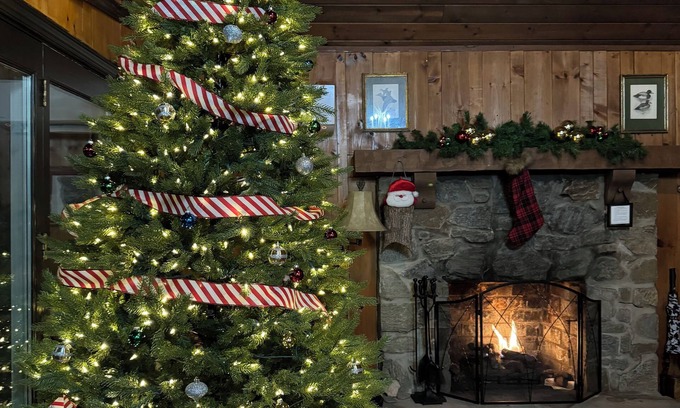 Deep Gap Ski Chalet | 2 BR, 2 BA rustic mountainside cabin - winter availability and no cleaning fee!