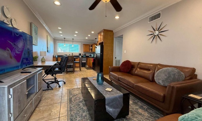 Highlands - Perkins Apartment | 2 br with Pool & washer dryer